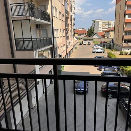 Big Spacious Apartment In Pej Center With Wi-Fi Peć Eksteriør billede