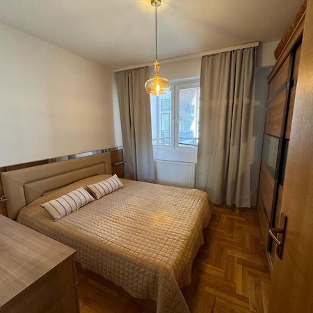 Big Spacious Apartment In Pej Center With Wi-Fi Peć Eksteriør billede