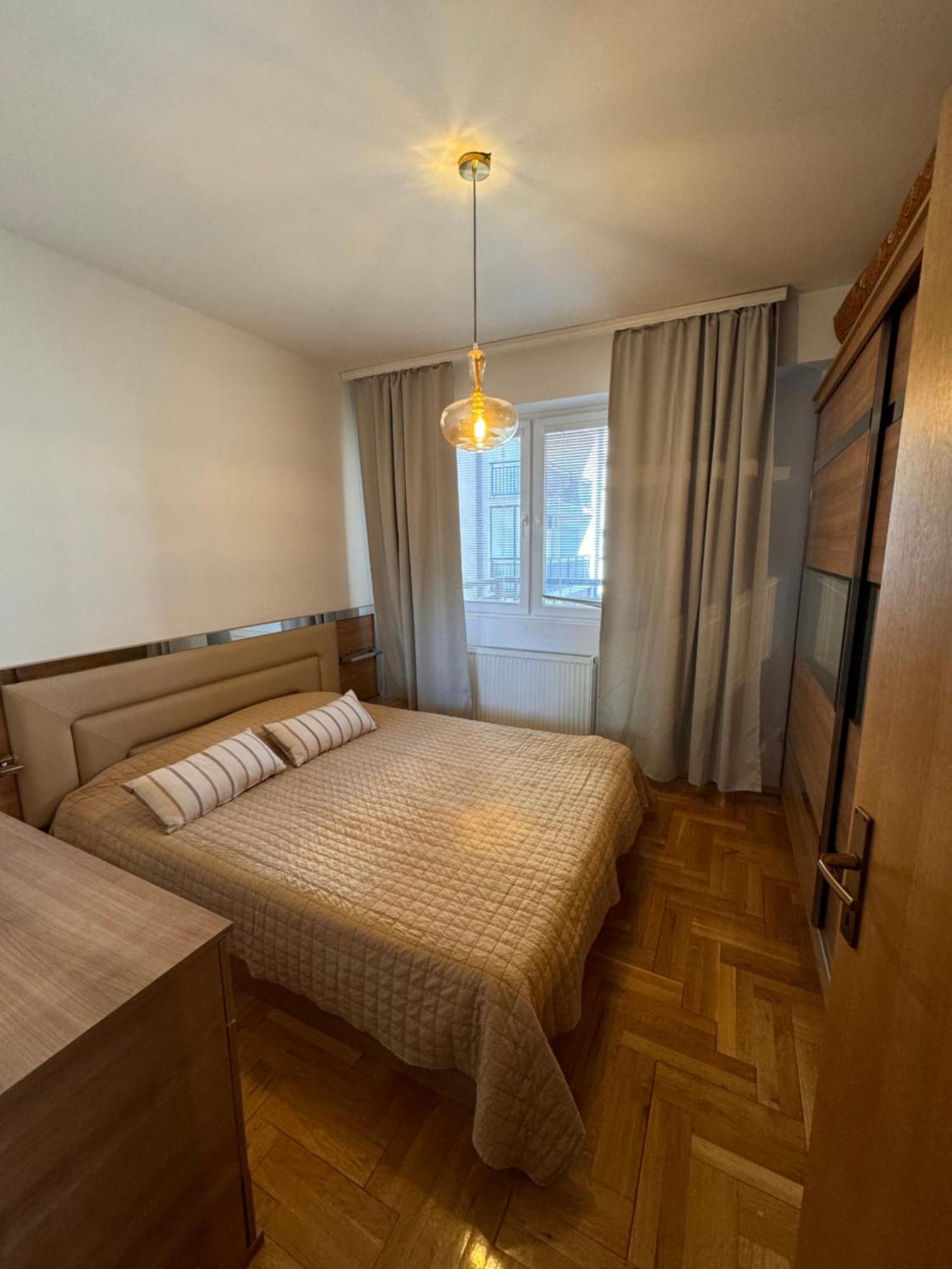 Big Spacious Apartment In Pej Center With Wi-Fi Peć Eksteriør billede