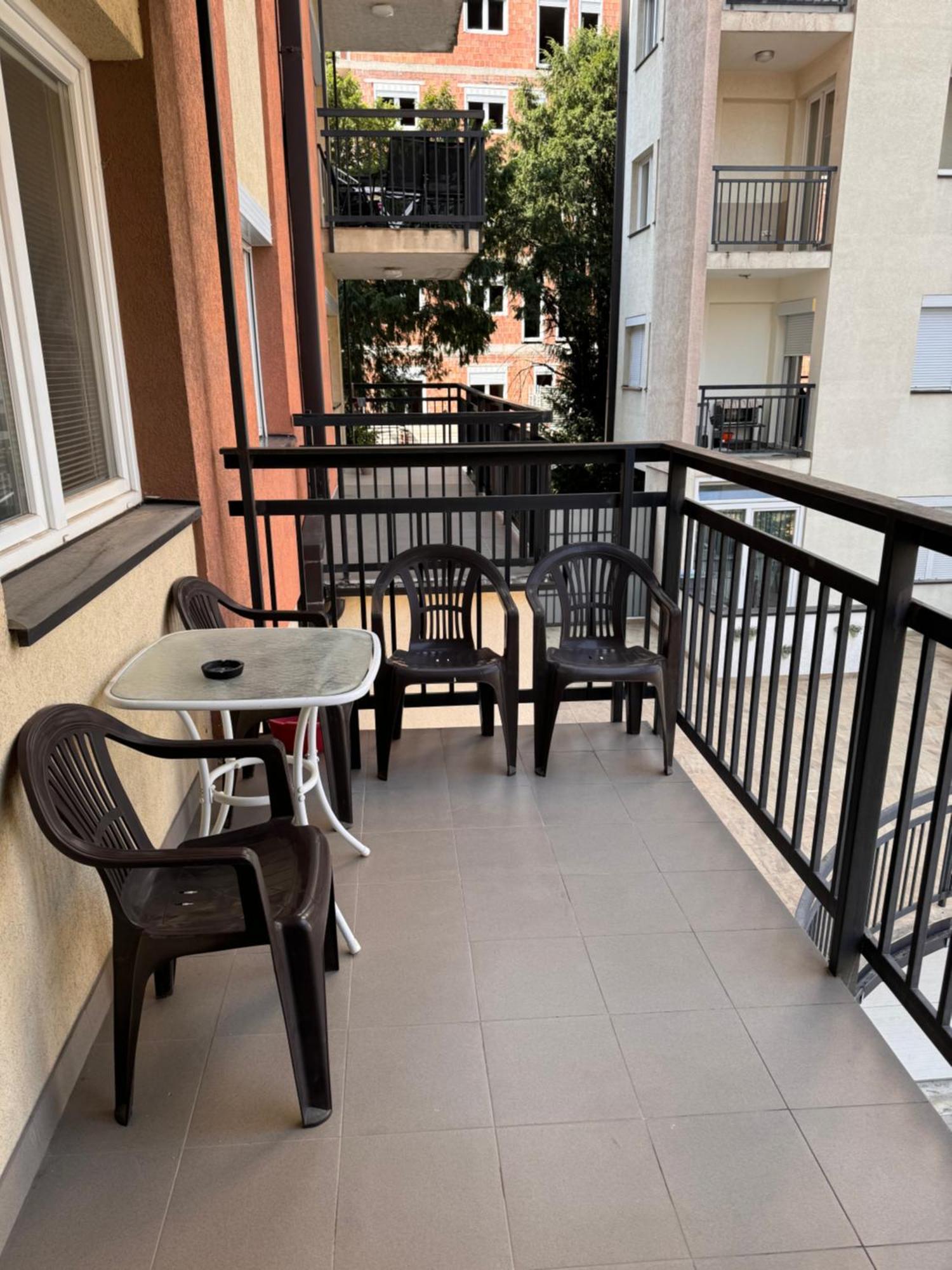 Big Spacious Apartment In Pej Center With Wi-Fi Peć Eksteriør billede